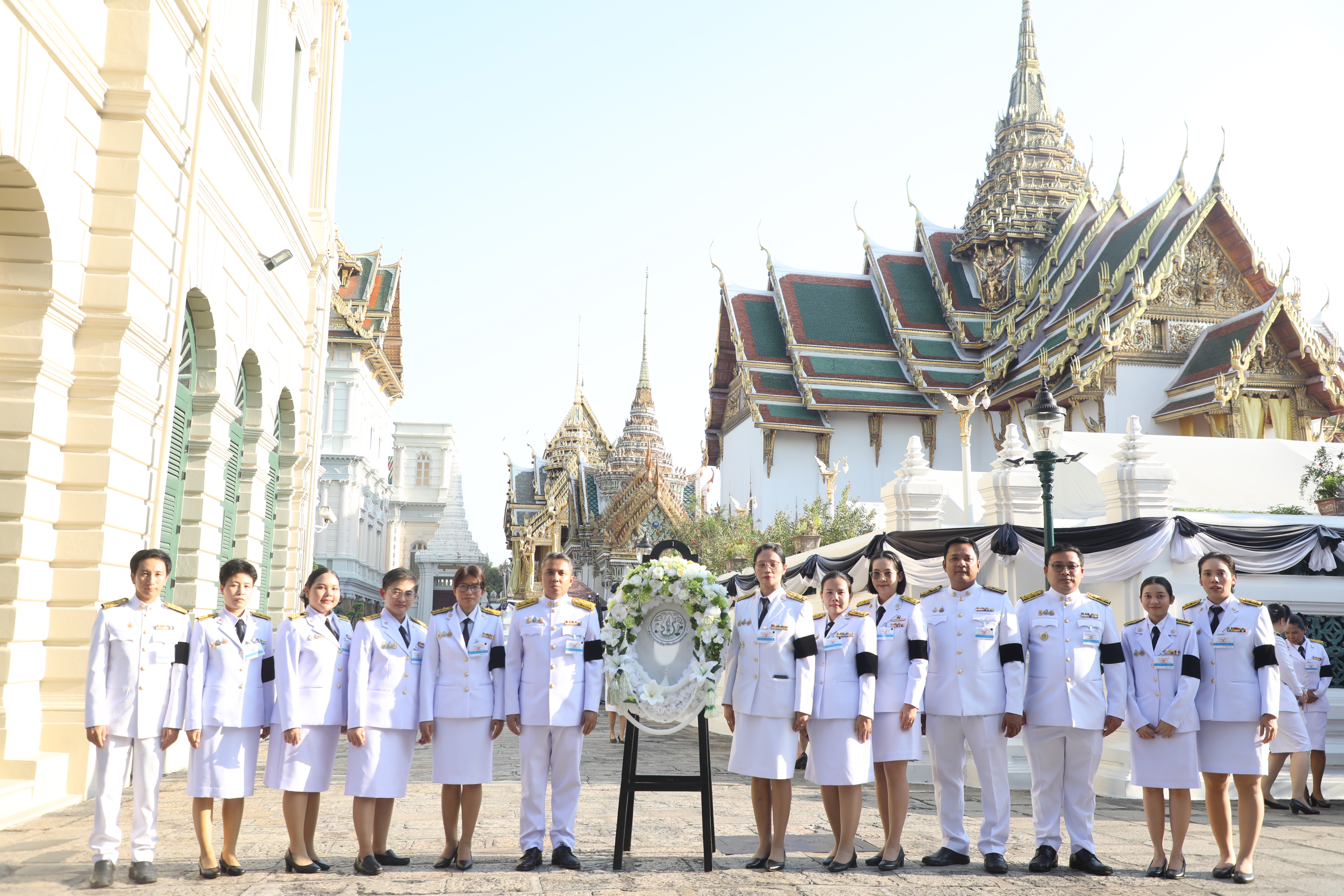 title - สำนักงานการปฏิรูปที่ดินเพื่อเกษตรกรรม รับพระราชทานพระบรมราชานุญาตให้ร่วมเป็นเจ้าภาพบำเพ็ญกุศลถวายพระบรมศพ สมเด็จพระนางเจ้าสิริกิติ์ พระบรมราชินีนาถ พระบรมราชชนนีพันปีหลวง
